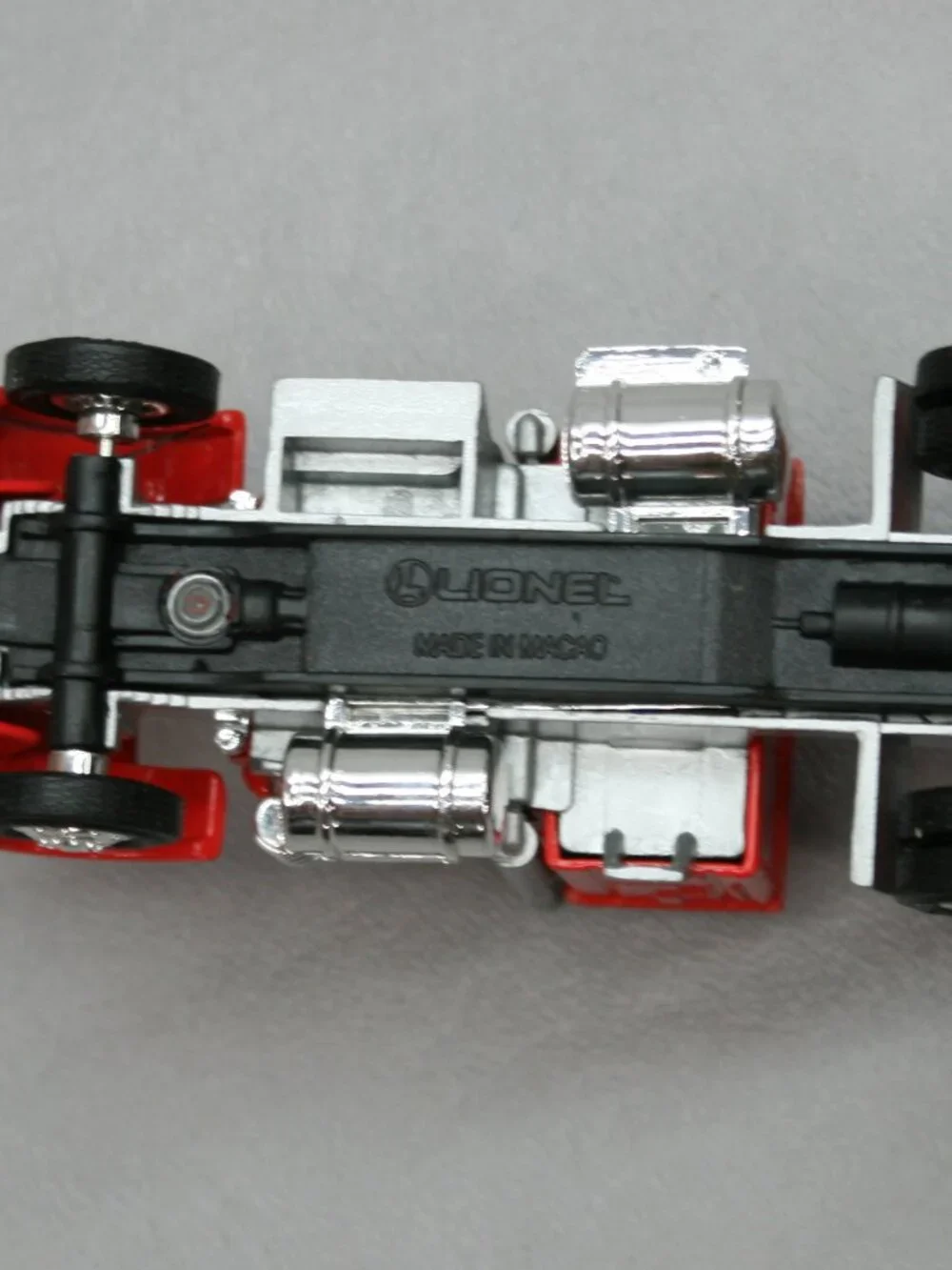 Lionel Trains O-Gauge Red Semi Tractor Trailer Truck Removeable Side Kit Flatbed